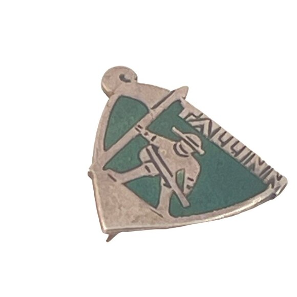 Tallin Estonia Vintage Pin Badge Soviet Era Green Enamel Silver Tone Metal Colle - Picture 2 of 5